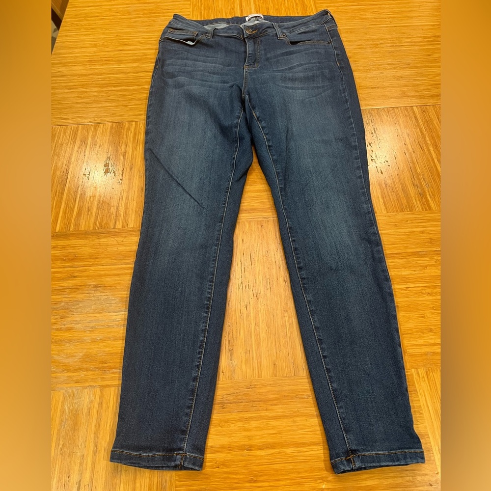 Molly and Isadora skinny jeans